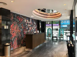 Caravel Hotel - Image 2