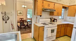 Historic McDowell House Antique Charm by Hospital - Image 2