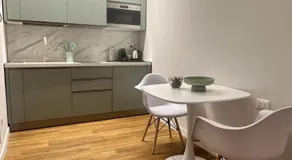 Appartement de vacances | Vue ville | Parfait pour le travail à distance | Avec animaux autorisés - Image 3