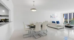 Apartment 2BR 2BTH - Free Parking - Image 4
