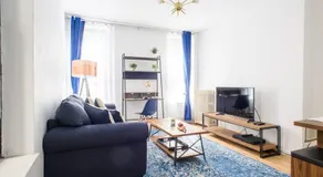 428-3R Spacious Prime Midtown 2BR Newly furnished - Image 2