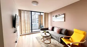 Wolli Creek Entire 2-Bedroom apartment with 2 bathrooms - Image 2