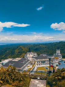 Twin Lakes, Tagaytay La Casa by Hailey - Image 3