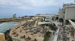 Luxury 2 Room Flat Free Parking, Pool and WiFi - Image 4