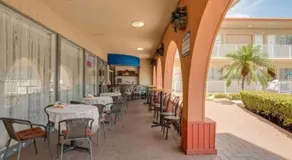 Home in Hallandale Beach 3 minutes from the beach - Image 3