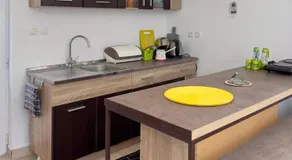 CERES APARTMENTS free parking, kitchen & wi-fi - Image 4
