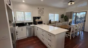 Acreage home on Lovedale Rd with EV and private vineyard - Image 3