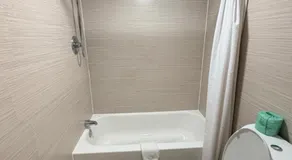 Royal Inn - Image 5