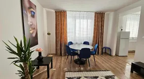 Dům se dvěma byty, zahrada, Wi-Fi a parkování zdarma, klidná část Hradce Králové - Image 2