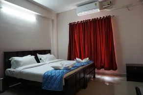 Solitaire Service Apartments - Image 4