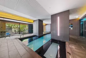 Modern 2BR Apt Next to Victoria Market City Views - Image 3