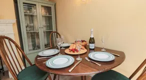 Spring Cottage - Image 3