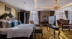 The Mira Hotel - Image 2