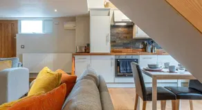The Coach House - Cosy Retreat in Warwickshire! - Image 4