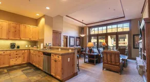 Iron Horse Lodge North 107 by East West Hospitality - Image 4