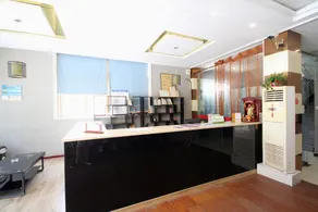 Xingping Yihai Hotel - Image 3