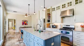 Historic charmer with a pool, gardens, gym, & game room- dogs ok - Image 3