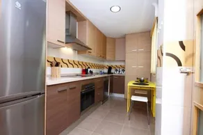 Modern and fully equipped apartment near the beach - Image 1