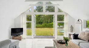 Newly Renovated Holiday Home Near The Beach - Image 2