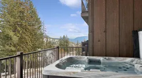 Snow Bear Luxury Retreat - Image 5