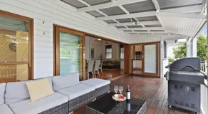 Family Friendly, Pool, 9km to City by Custom Bnb Hosting - Image 4