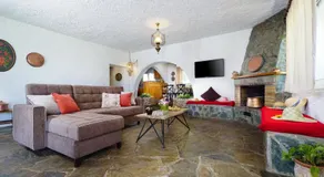 Golden Sea Villa - Image 2