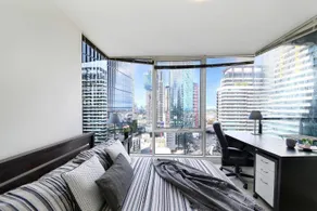 Comfy & Stylish 2BR Apt Next to Crown City Views - Image 4