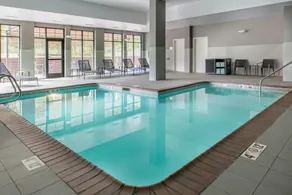 Courtyard by Marriott Olympia - Image 2
