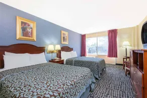 Sky Palace Inn and Suites Wichita East - Image 4