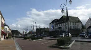 Vaste chambre au centre du bourg - Image 4