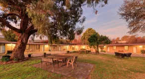 Hamilton Hume Motor Inn - Image 3