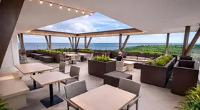 Ocean view 1BR near Airport - Pool & Rooftop Terrace - Image 3