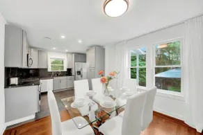 Modern Comfort in the Heart of NYC - Image 3