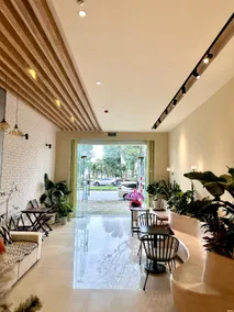 Aura Beachfront Hotel - Apartment - Image 3