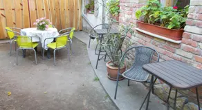 Hungaria Guesthouse - Image 5