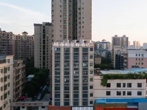 Starway Hotel Huizhou Ganghui Jinshan Lake - Image 3