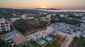 La Divina Luxury Villas with Heated Pool - Image 2