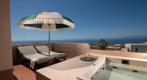 Terra Verde Oia by K&K - Image 3