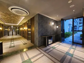 Collins AT By LiviRooms Tangerang - Image 4