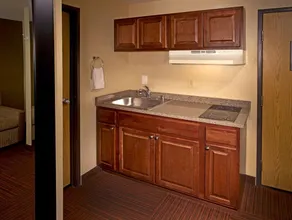 Red Lion Inn & Suites Federal Way - Image 5