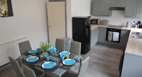 Stylish Retreat near Birkenhead & Liverpool Your Cozy Home Away From Home - Image 3