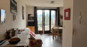 Apartment with stunning mountain views - Image 2