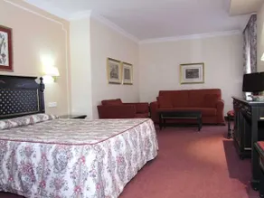 Hotel Cristina - Image 2