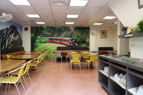 Alia Motel - Image 4