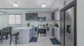 Modern, Spacious, 3BR Hill View Retreat, Central, 24hr Security, Satellite wifi and Solar - Image 5