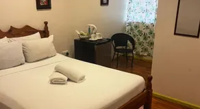 Golden Hideaway Inn - Image 5
