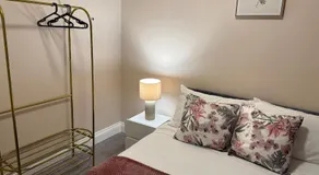 Stylish New Flat - 2 mins walk to Elizabeth Line - Image 5