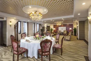 Shanghai Park Hotel - Image 3