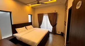 Eastern Lodge Guest House - Image 4