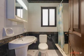 Seafront 2 Bedroom Apartment overlooking Bay - Image 4